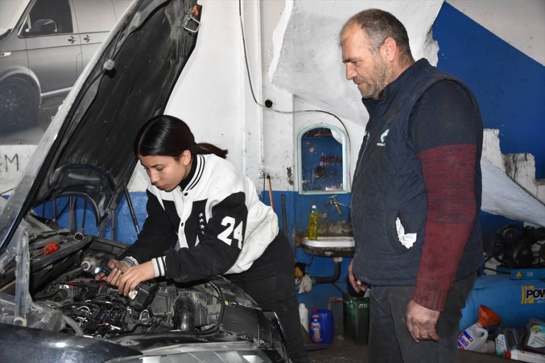 Konya sanayisinde tek! Tamirciye gelen çırağı görünce şaşkınlığını gizlemiyor 3